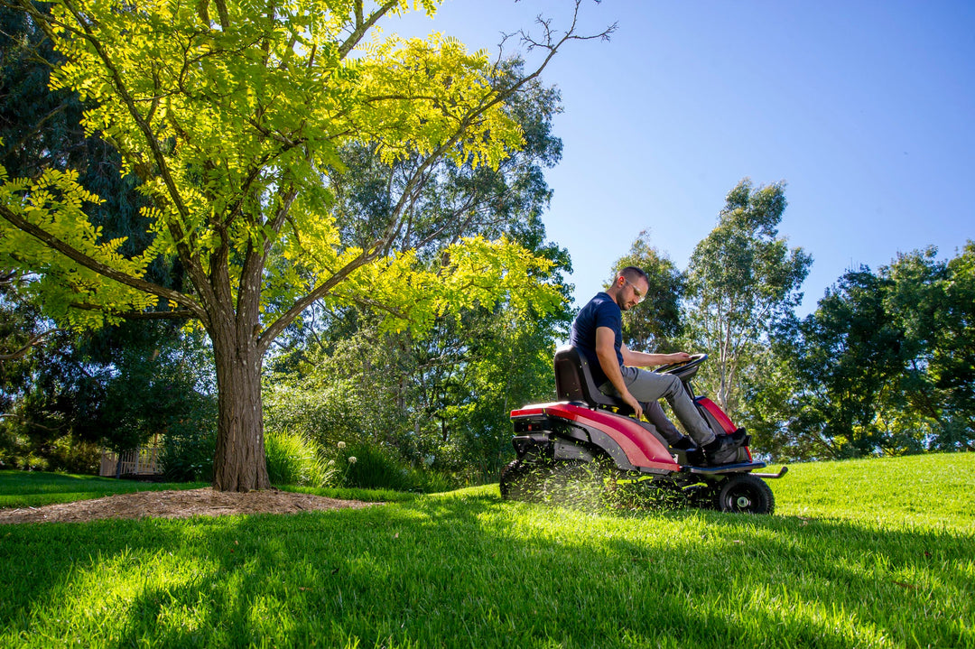 Toro ES3000 30" (76cm) Battery Powered Ride-On Mower